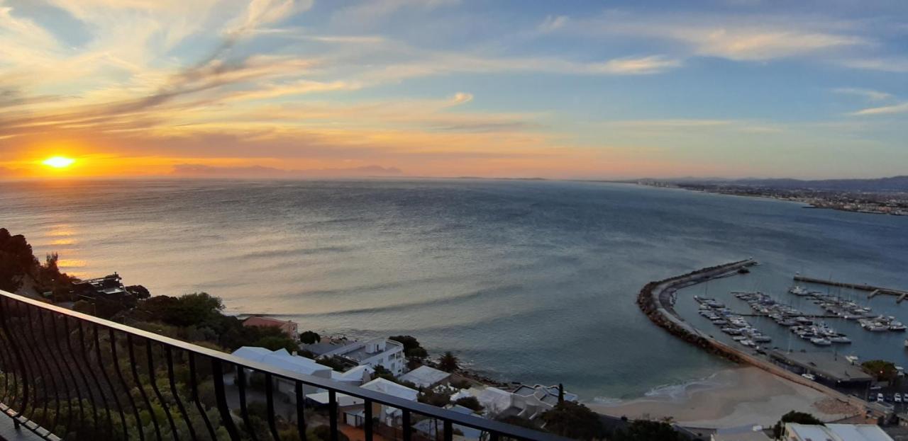 Harbour View Lodge Gordonsbaai Buitenkant foto